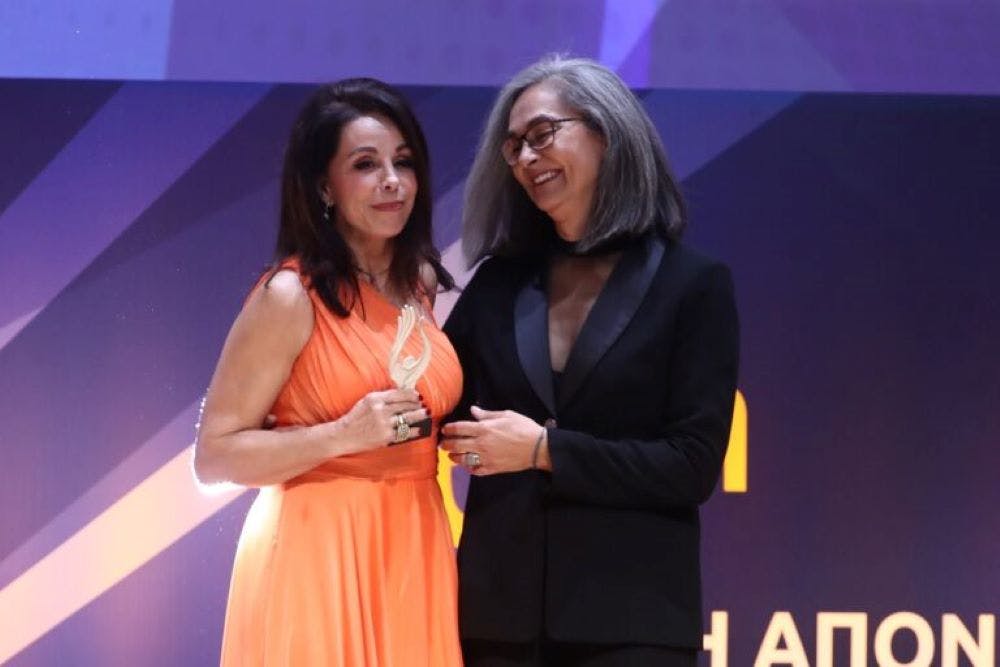 Αφιερώσεις, χαμόγελα και υποσχέσεις από Τεντόγλου και Ντρισμπιώτη μετά τις βραβεύσεις τους runbeat.gr